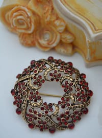 Yakut Broş Kırmızı