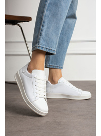 Beyaz Kadın Sneaker AIR22