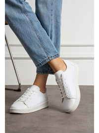 Beyaz Kadın Sneaker AIR22