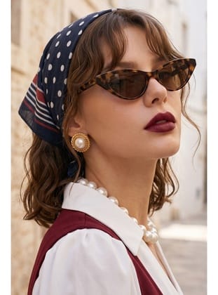 Puantiye Desenli Siyah-Kırmızı Bandana Fular 50x50
