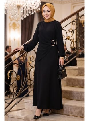 Yandan Tokalı Ayrobin Elbise Siyah HM2914