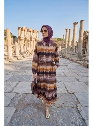 Gömlek Yaka Desenli Kemerli Önden Düğmeli Uzun Kollu Tesettür Elbise Taba 26YA908